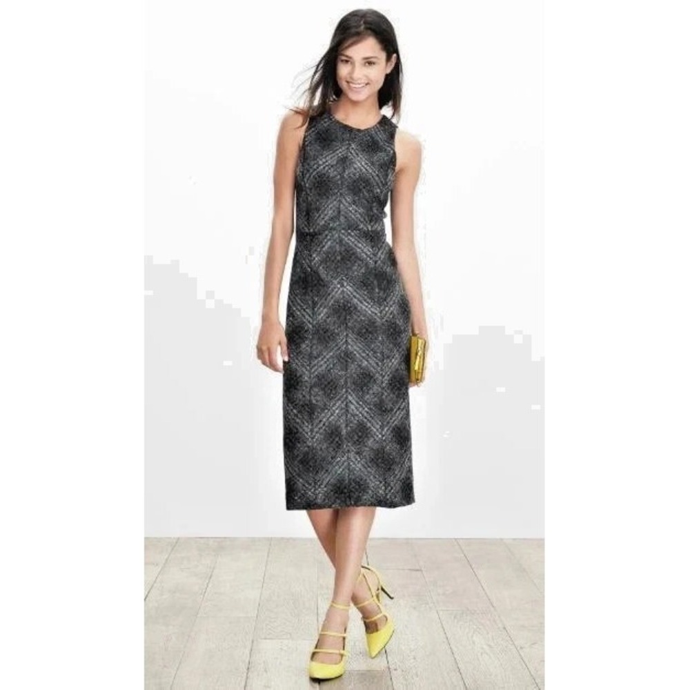 Banana Republic Women's Wool Blend Plaid Sheath Dress Size 4 Black & Gray